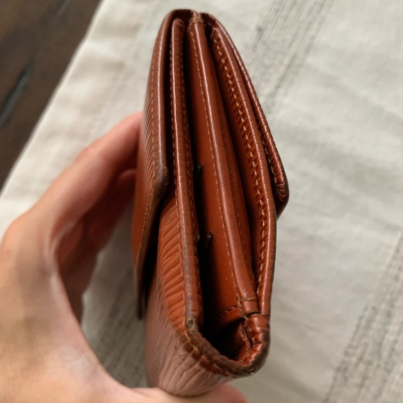 Authentic LV wallet - Picture 4 of 16